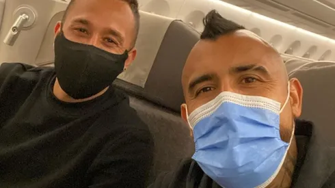 Arturo Vidal con Fabián Orellana rumbo a Chile.