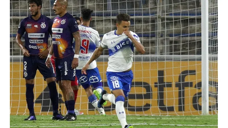 El trasandino anotó de tiro libre ante Sol de América en San Carlos de Apoquindo.