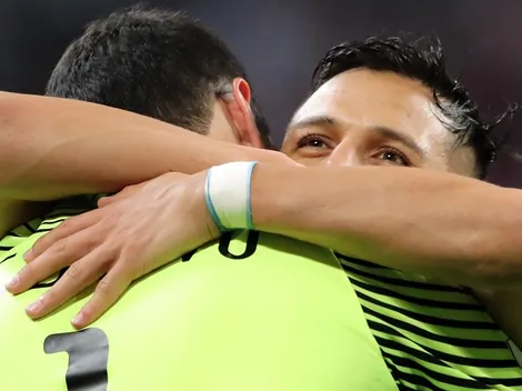 Alexis y Bravo llegan a Chile y entrenarán hoy con La Roja