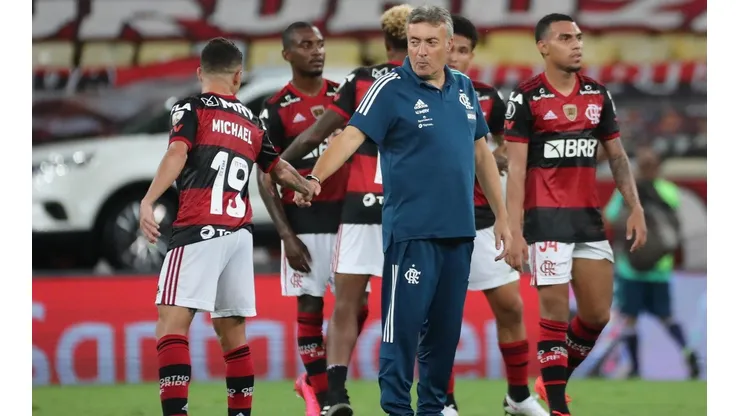 Domènec Torrent junto a sus ex dirigidos
