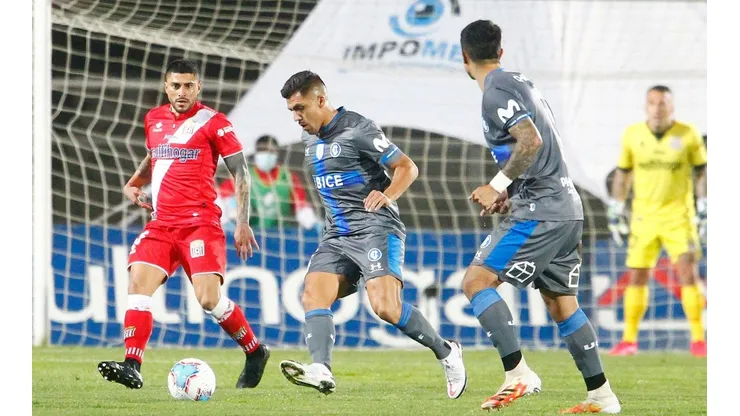 La UC tendrá que obligadamente reemplazar a Pinares, quien fue titular en este duelo.