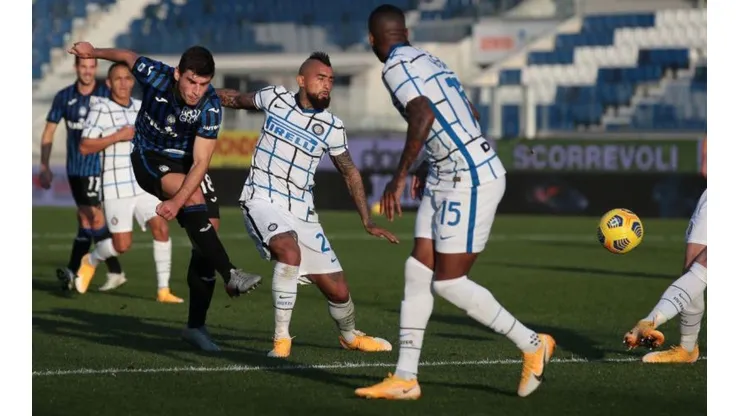 Vidal intenta levantar al Inter tras empate ante Atalanta