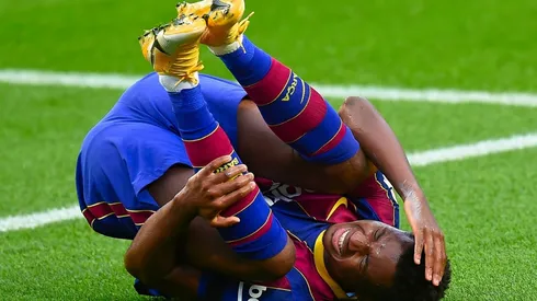 Ansu Fati se retuerce de dolor en el partido ante el Betis