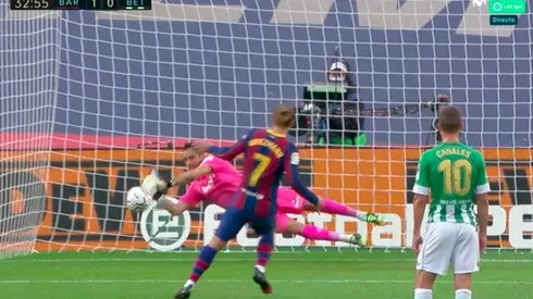 Tapadón de Claudio Bravo