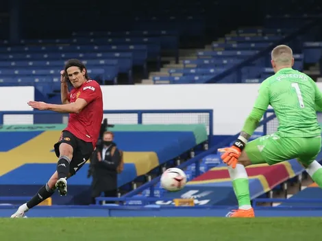 Cavani marca su primer gol en el Manchester United