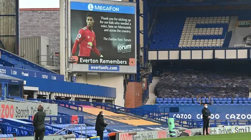 Los Toffees olvidaron de la rivalidad deportiva para agradecer la labor humanitaria de Rashford.