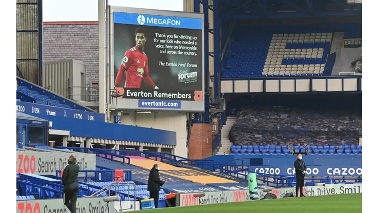 Los Toffees olvidaron de la rivalidad deportiva para agradecer la labor humanitaria de Rashford.