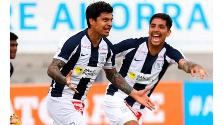 Patricio Rubio marca ante el Llacuabamba