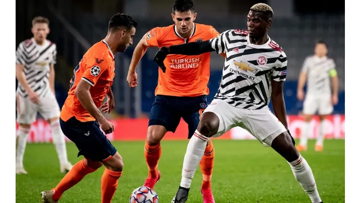 Paul Pogba ante el Istambul