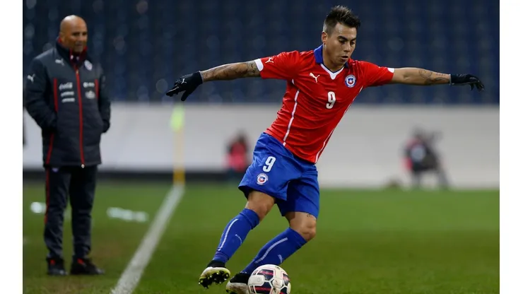 Sampaoli será técnico por tercera vez de Edu Vargas.
