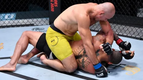 Glover Teixeira destrozó a Thiago Santos en la estelar del UFC Fight Night Vegas 13.