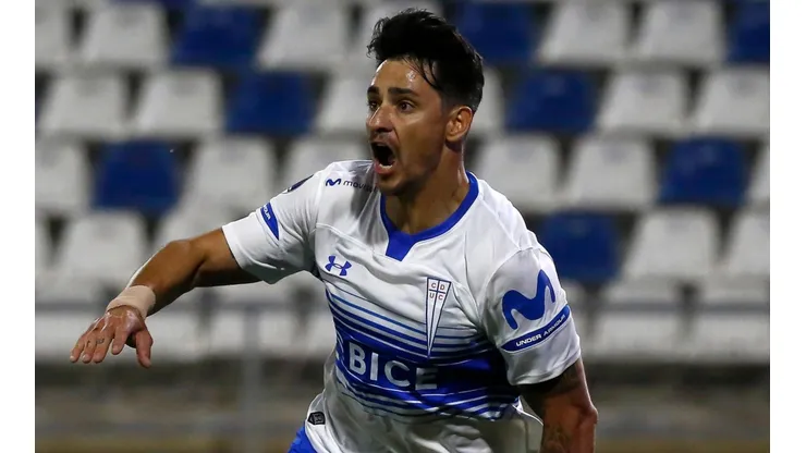 Universidad Católica tuvo todo en contra, pero se repuso en el segundo tiempo.