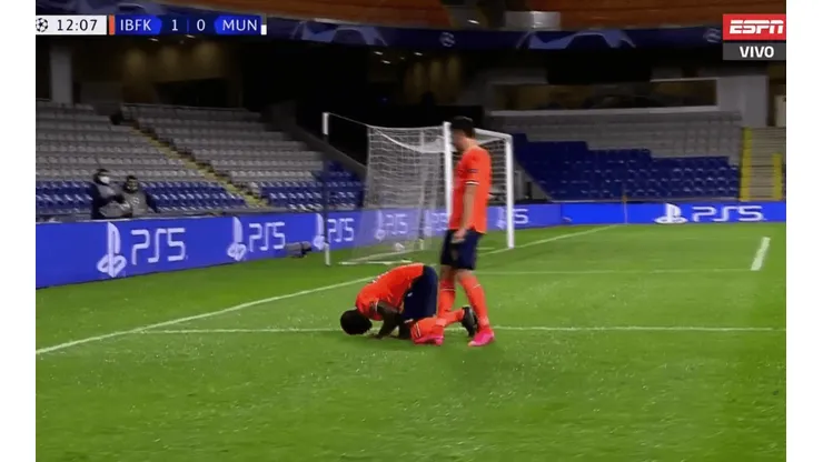 Demba Ba abrió la cuenta ante el United