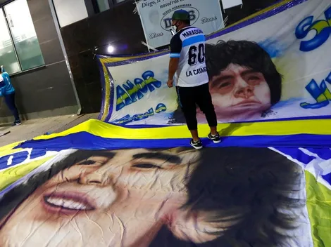 Maradona recibe masivo apoyo afuera de la clínica tras cirugía