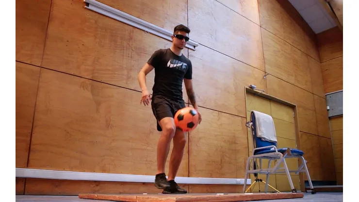 Las gafas estroboscópicas se usan en Clínicas MEDS para la prevención de lesiones traumatológicas.