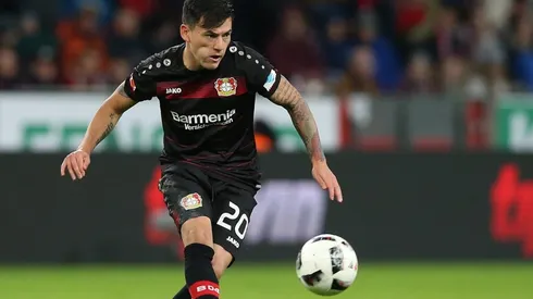 Charles y Bayer buscan el paso a los cuartos de final de la Europa League.