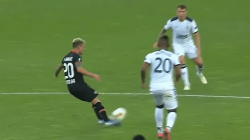 El gran pase-gol de Aránguiz.