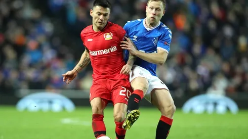 Charles Aránguiz marcó un gol en la ida entre el Bayer Leverkusen y el Rangers.