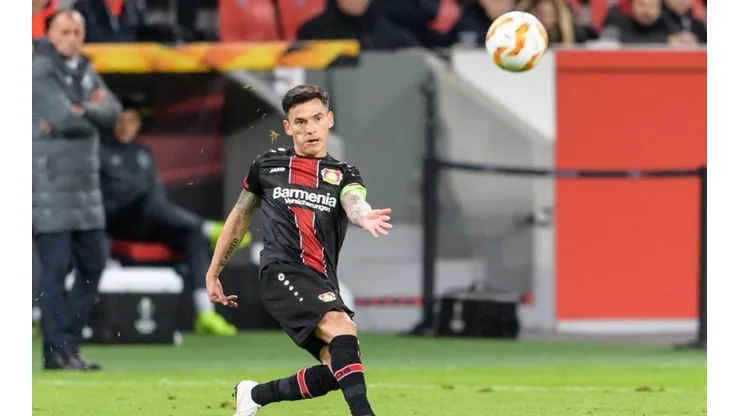 Charles Aránguiz va por la siguiente fase de la Europa League al enfrentar el duelo de vuelta ante Glasgow Rangers.