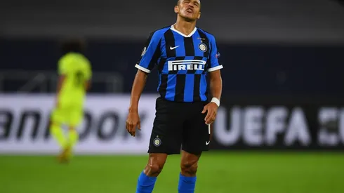 El delantero chileno no podía creer la gran oportunidad que desperdició.