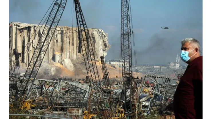 El puerto de Beirut, en el Líbano, quedó en ruinas tras las explosiones de este martes