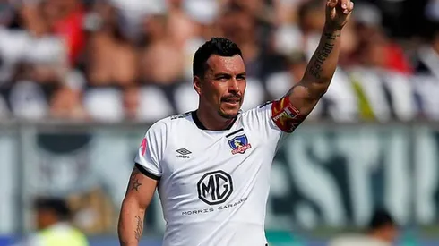 Esteban Paredes festeja su gol histórico