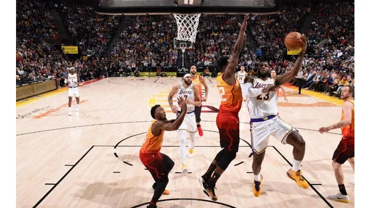 LeBron James y compañía van por su tercera victoria en Orlando.