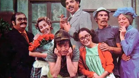 Los personajes del Chavo del 8 en la vecindad.