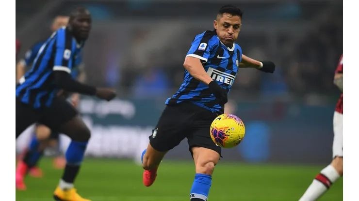 El chileno jugará la Europa League junto al Inter de Milán tras acordar su permanencia por 15 millones de euros.