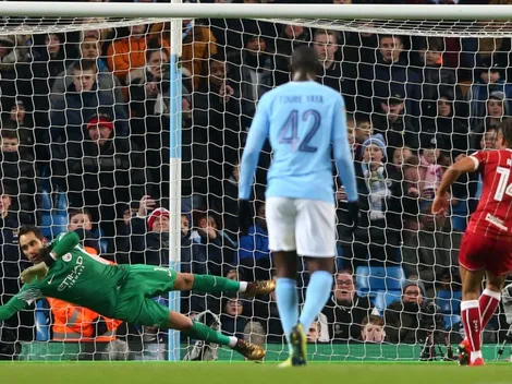 Reglamento permite que Bravo ataje penales en Champions