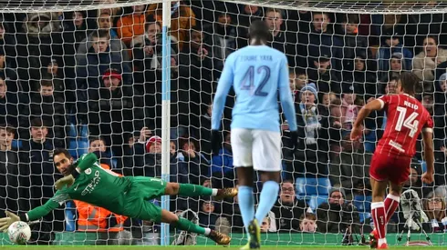 Claudio Bravo es un portento atajando penales y Pep Guardiola podrá aprovechas sus virtudes