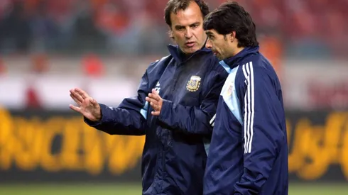 Marcelo Bielsa junto a Roberto Ayala