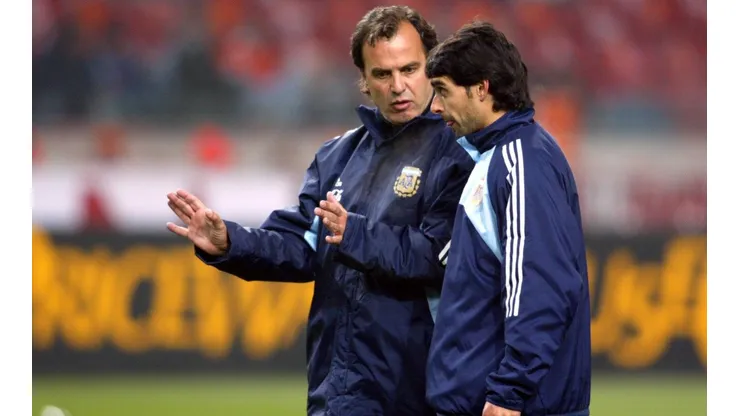 Marcelo Bielsa junto a Roberto Ayala
