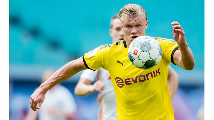 Real Madrid y Manchester United aún guardarían esperanzas de poder fichar a Haaland, pero el jugador estaría decidido a permanecer en el Dortmund.