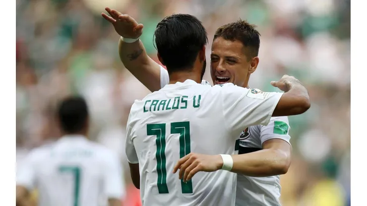 Carlos Vela y Chicharito defendiendo a la selección de México en el Mundial de Rusia 2018.