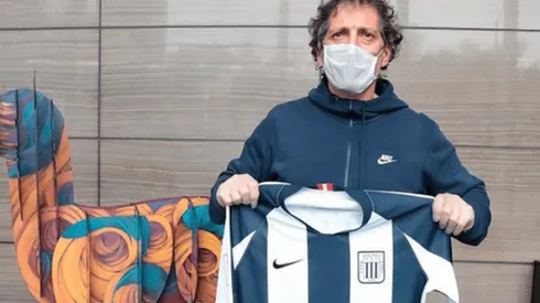 Nolberto Solano se rinde a los pies de Mario Salas