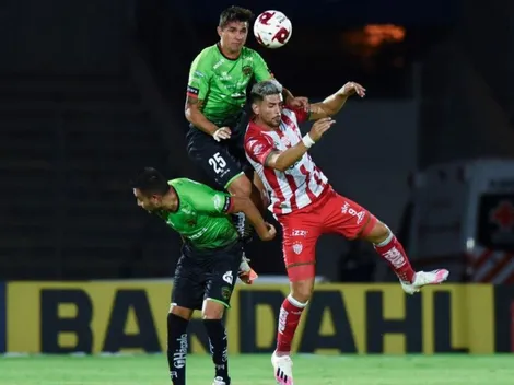 Bruno Romo celebra con Juárez en el "clásico de chilenos"