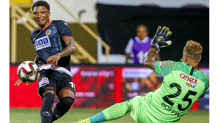 Junior Fernandes puede dar el salto en el fútbol turco