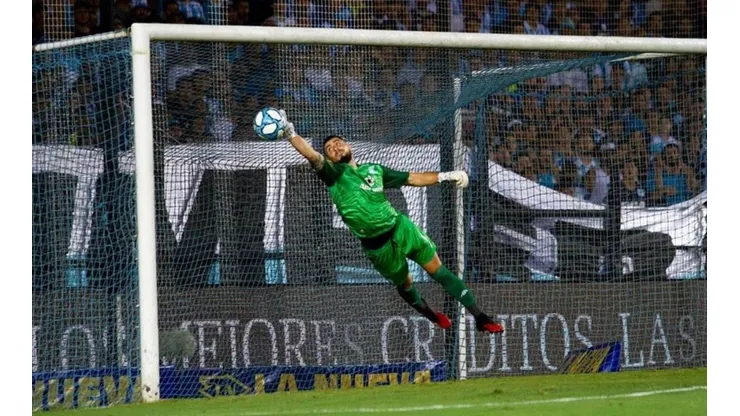 Arias seguirá siendo el portero estelar de Racing.