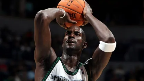 Kevin Garnett jugando por Minnesota Timberwolves