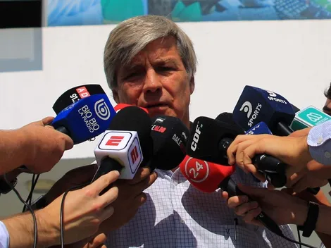 Mayne-Nicholls sigue en Colo Colo, aunque sea gratis