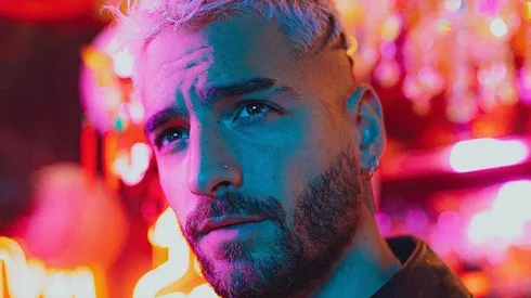Maluma nuevamente sufre por amor en una de sus canciones.