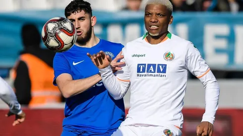 Junior Fernándes al campeón turco