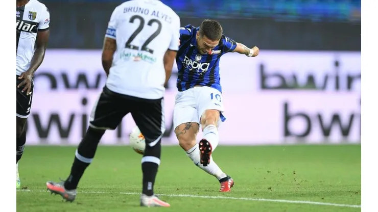Papu Gómez anotó un golazo para darle el triunfo y la ilusión de Champions League al Atalanta