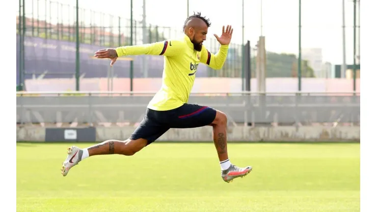 Arturo Vidal se sumó a los entrenamientos de Barcelona