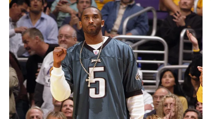Kobe Bryant fue un fanático de primera de las Águilas de Filadelfia, dejándose ver a menudo con la camiseta del equipo de la NFL
