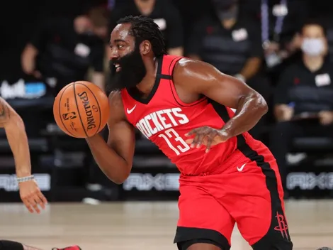 James Harden la rompe con insólita mascarilla