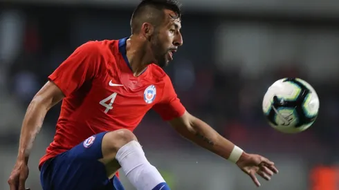 Boca Juniors quiere sí o sí contar con Mauricio Isla la próxima temporada