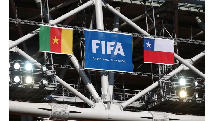 Chile debutaba en la Copa Confederaciones ante Camerún, en un partido marcado por el VAR, que se estrenaba a nivel adulto.
