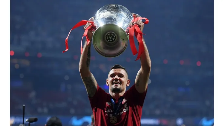 Lovren estuvo seis años en el Liverpool, y tras ganar la Premier League Jurgen Klopp le informó que no estaba en sus planes para la próxima temporada.